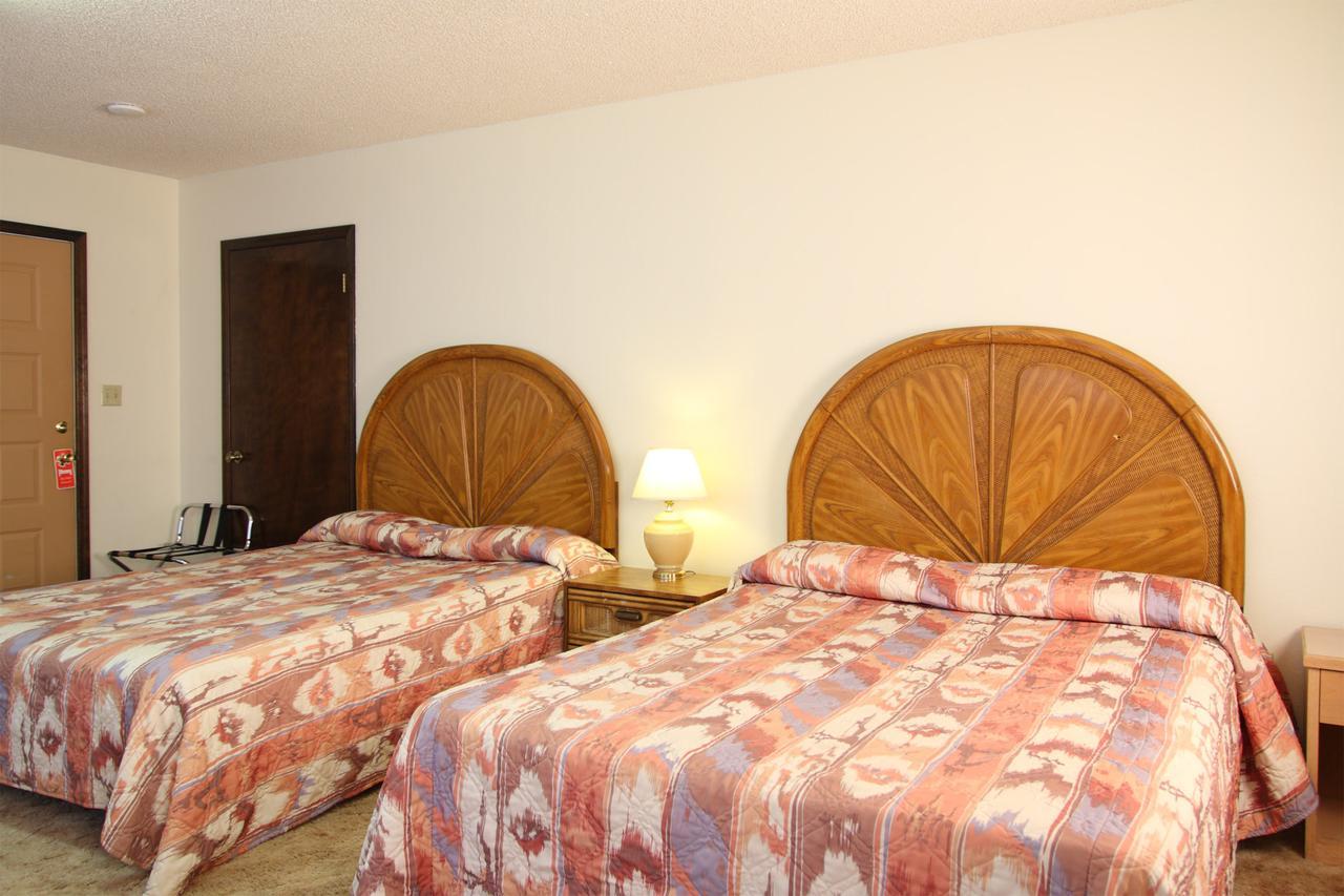 Country Inn Motel Dove Creek Экстерьер фото