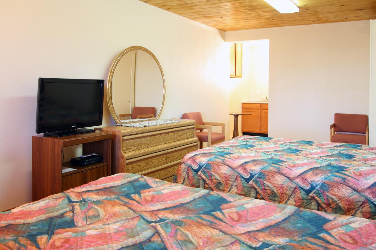 Country Inn Motel Dove Creek Экстерьер фото